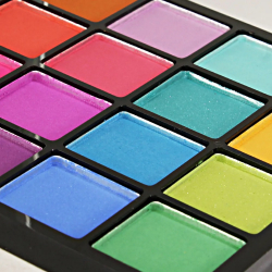 Палетка теней CREATIVE PALETTE 16 тонов CTE39