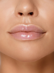 Блеск-плампер для губ LIP volumizer hot vanilla LUXVISAGE 