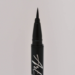 BELOR DESIGN Подводка для глаз Art eyeliner ультратонкая 0,65 г